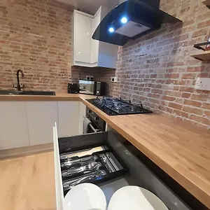  Apartment 2 Bed Apartment, Near St Park, Free Parking