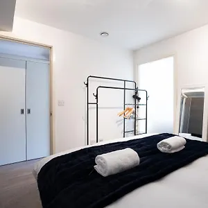  Apartment Serviced United Kingdom